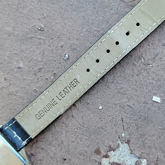 Vintage Gucci Watch - Picture 6 of 11